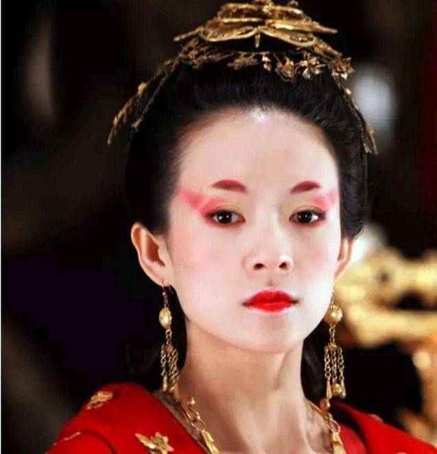 画眉为何普通女生“喜欢纹眉”，而女明星却很少纹眉？看完你还想纹吗