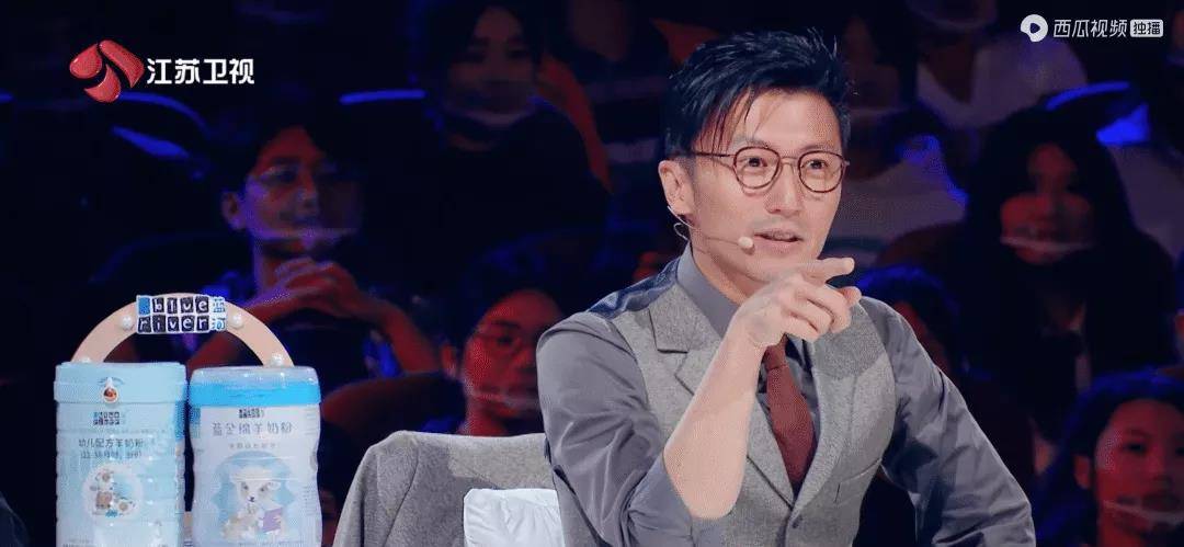 棉花|在达人秀又哭又笑，“补刀”谢霆锋：31岁闭关的邓紫棋，是真性情