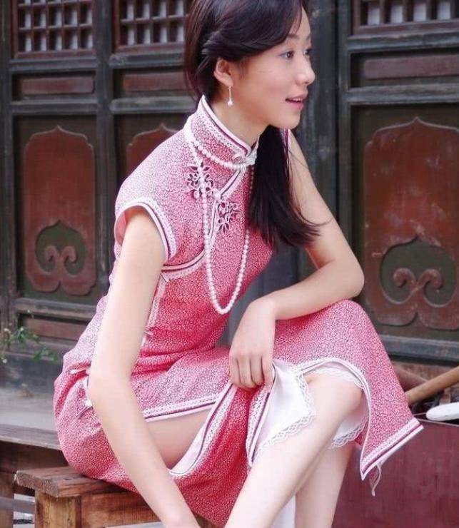 电影 旗袍如照妖镜，看看这17位女星，谁最惊艳，谁像偷穿大人衣服？