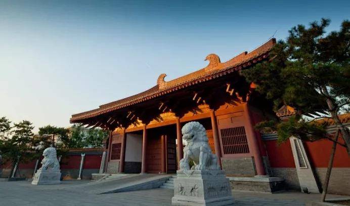 四合院大门的最高形制—王府大门_角门_正门_狮子