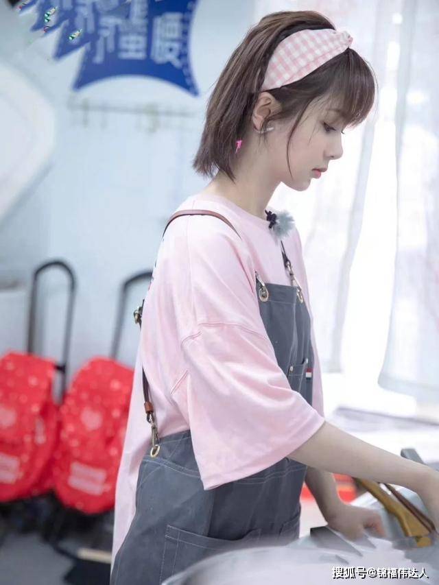 发型留长发的过程中怎么处理发型？试试这样做，调皮又甜美