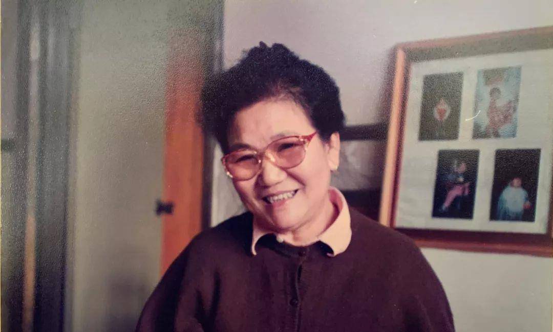 半文盲|赵丽蓉去世21年,“半文盲”逆袭成舞台女王,我们为何还在怀念她