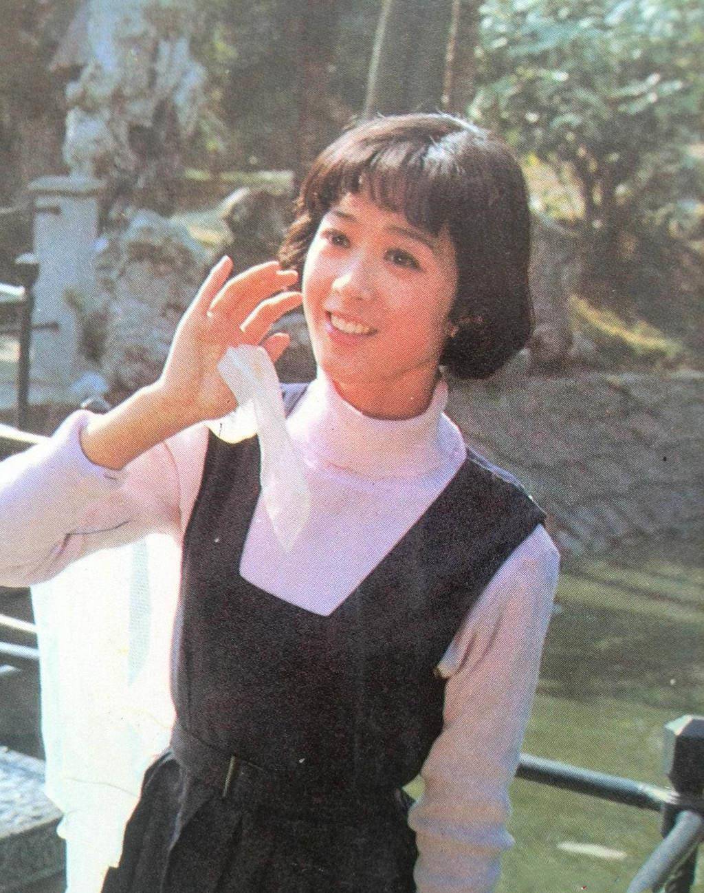 姐妹看了龚雪的淑女造型，突然发现：“再过30年，穿衣也不如她优雅”