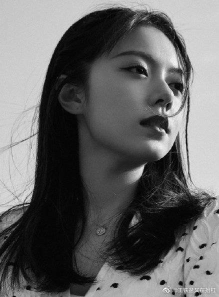 刘奕君|#刘奕君镜头下的赵今麦#技术真不错,拍出来的人物具有故事感