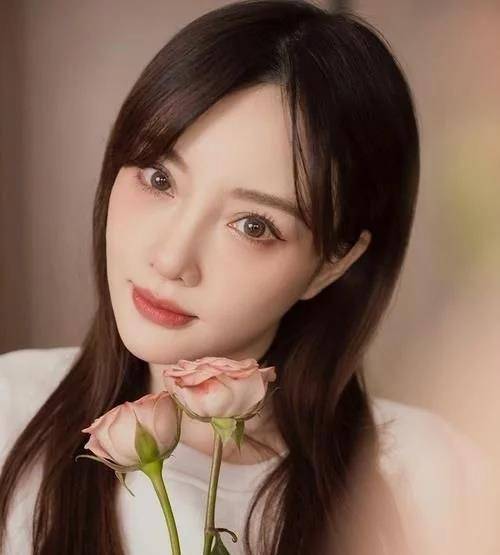 感觉玫瑰女人刘诗诗、刘亦菲、热巴、杨幂等，她们个个都美得惊艳！