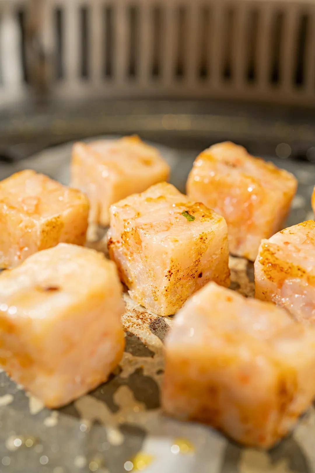 茶桶|从长沙飞来的18岁小鲜肉，只为陪我吃烤肉？