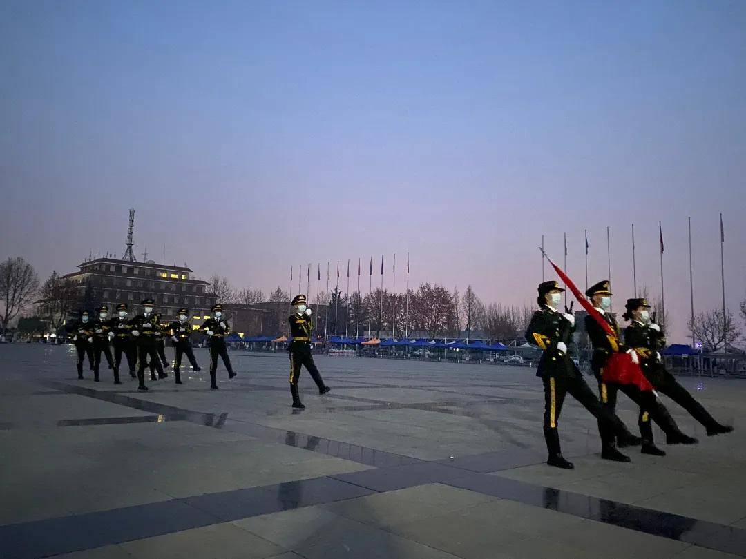 网络|青春有热血，战疫显担当丨西京学院举行升国旗仪式