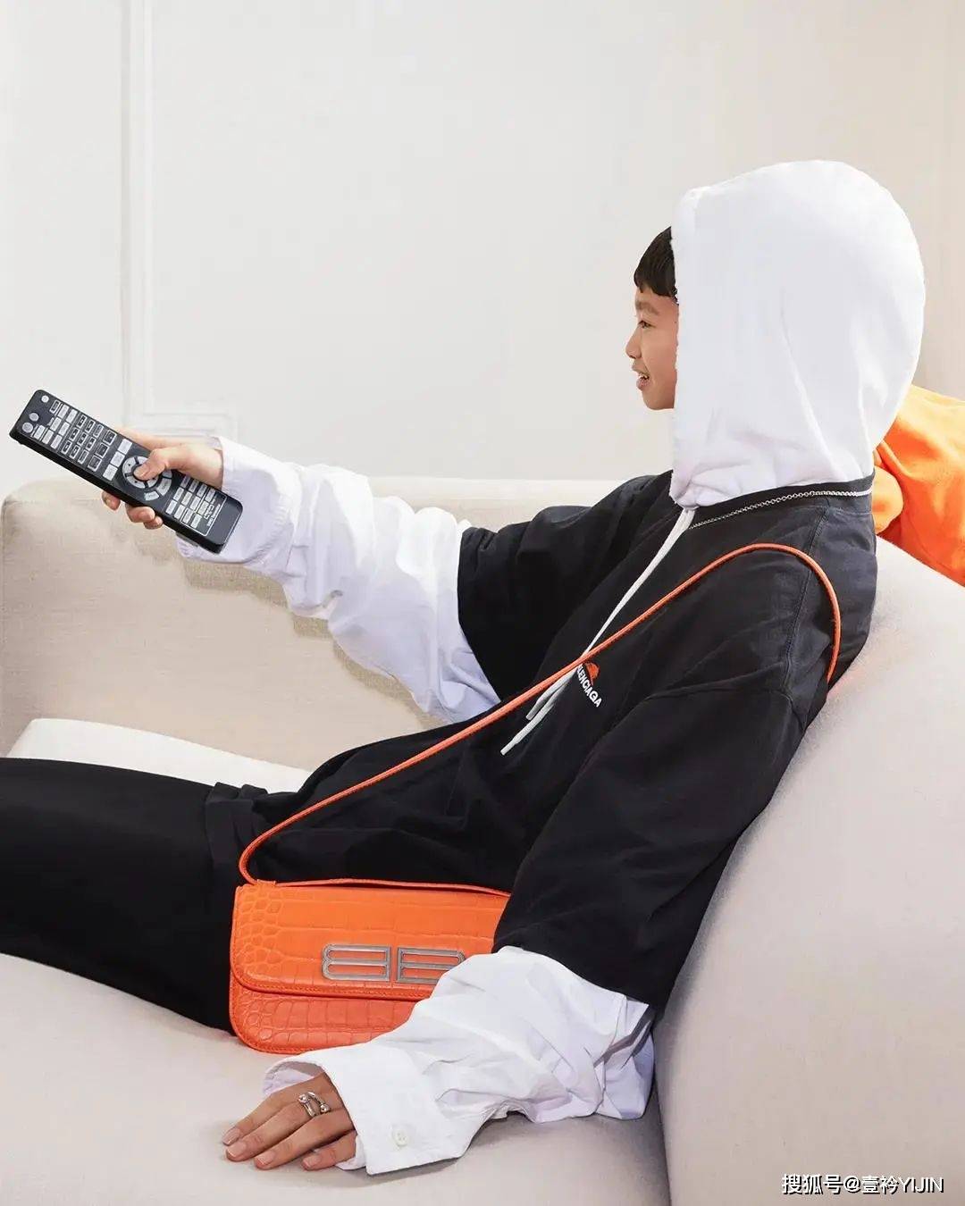 �ݳ�Ʒ����֮��Ļ����޶�PK,˭Ӯ��?