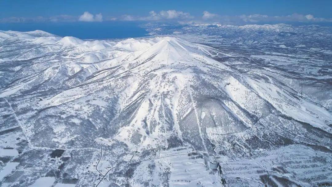 观雪场.08丨坐拥世界级粉雪，陈奕迅梁朝伟都是这个滑雪场常客