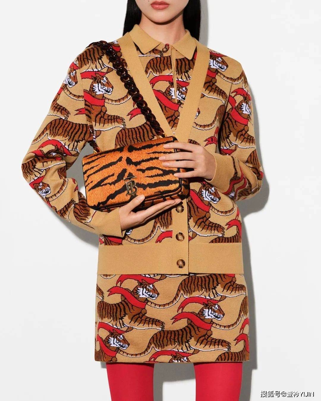 �ݳ�Ʒ����֮��Ļ����޶�PK,˭Ӯ��?