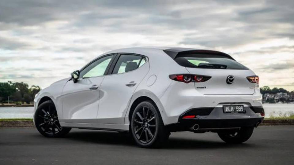 马自达3 昂克赛拉让路cx-30后,海外推出两门两厢版?