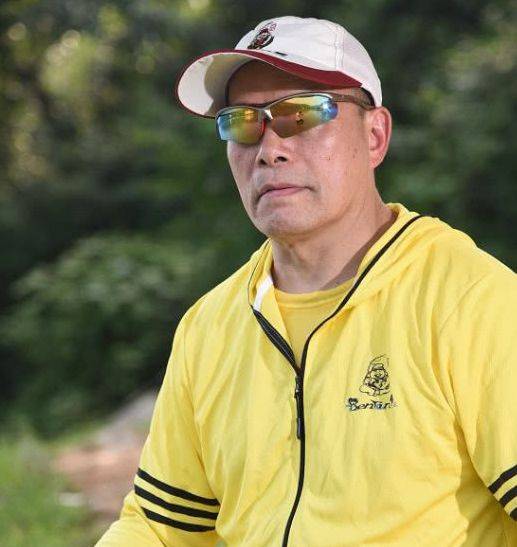 黄家达虽然功夫是厉害,他也完全可以一直在圈内拍戏,当个出色的功夫