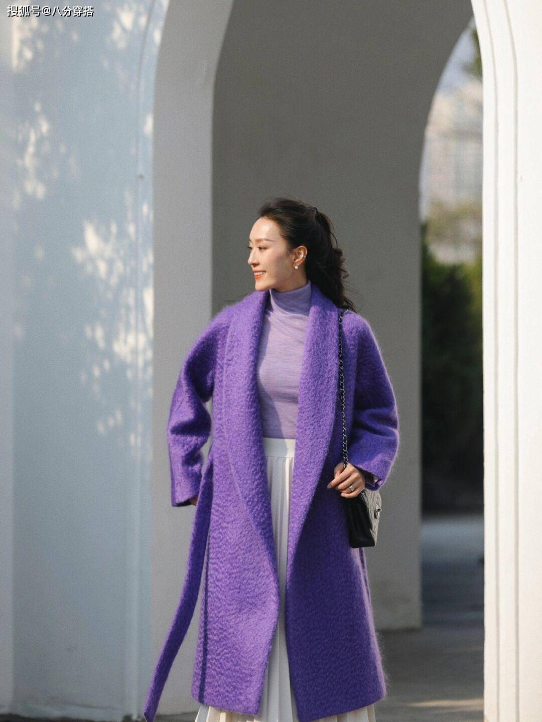 颜色 冬季穿衣想要打破沉闷感？学学这些大衣搭配，温柔显白又不挑人