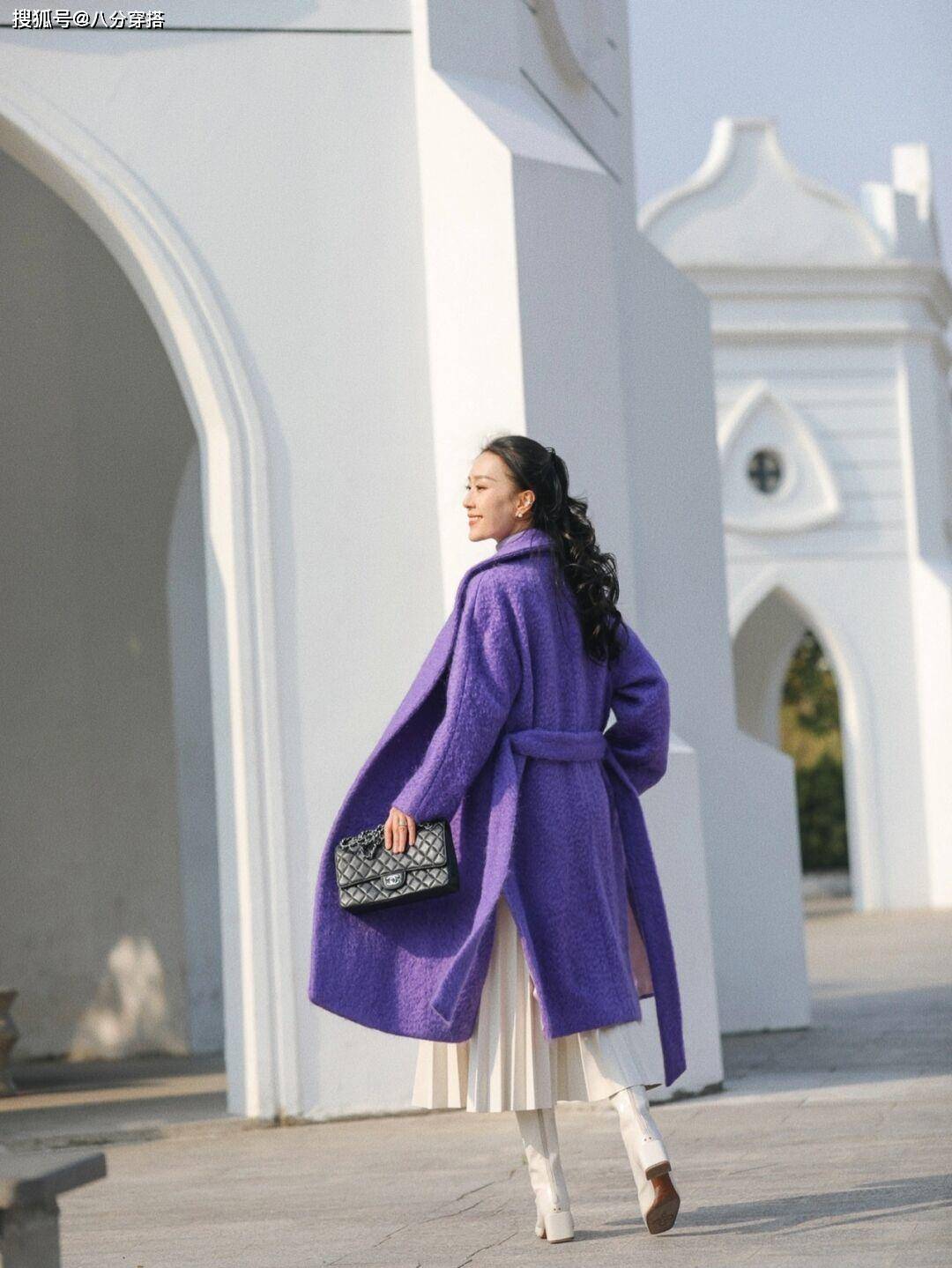 颜色 冬季穿衣想要打破沉闷感？学学这些大衣搭配，温柔显白又不挑人