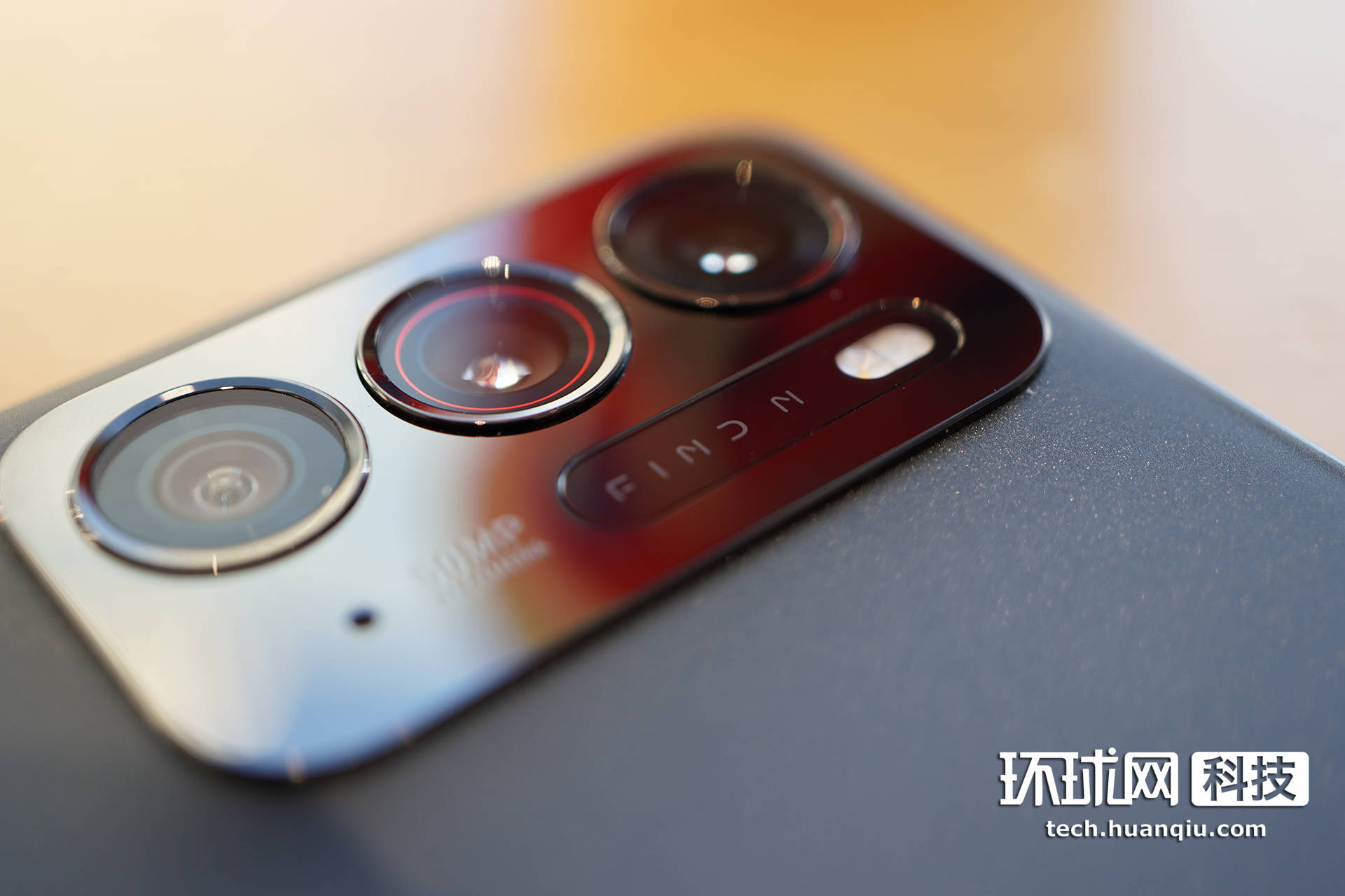 OPPO Find N 图赏：开则视野广阔，合能一手掌握