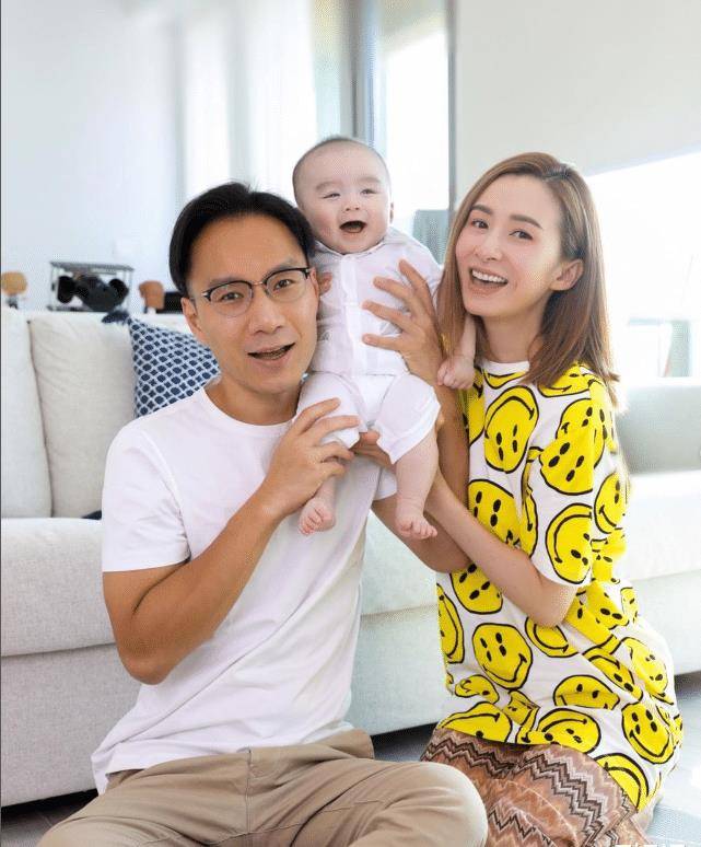 安心当阔太享受生活！前TVB女艺人分享与儿子在豪宅的搞笑合影