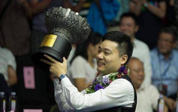 中国|丁俊晖剑指第15冠，卫冕冠军瑞恩戴状态低迷，23-50一轮游出局