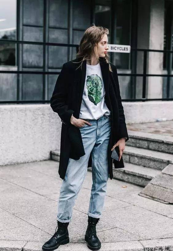 青春 女人一旦上了50岁，建议多穿这4种“减龄穿搭”，上档次还有气质