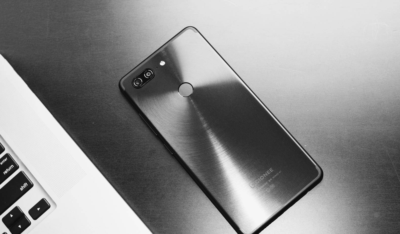 看得全面用的放心全面屏旗舰金立m7评测