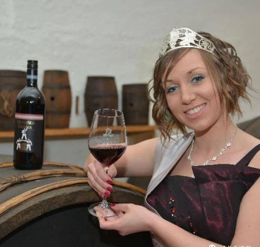 头巾|斯洛文尼亚盛产美女吗?斯洛文尼亚女人漂亮吗?