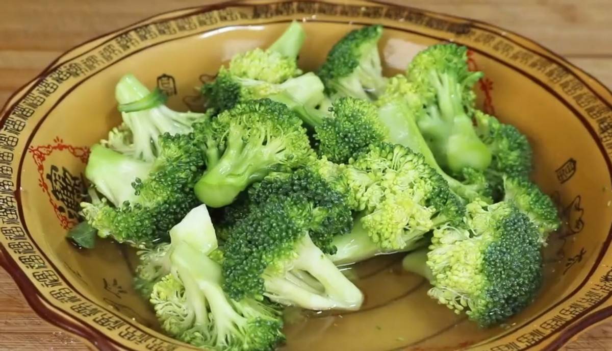 吃了30年西兰花 这样做还是第一次见 太香了 大人小孩都爱吃 食用油 团子 清香