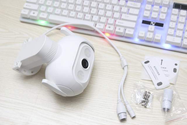 监控|双云台人形追踪，看车神器——小白室外全景摄像机云台版Q1