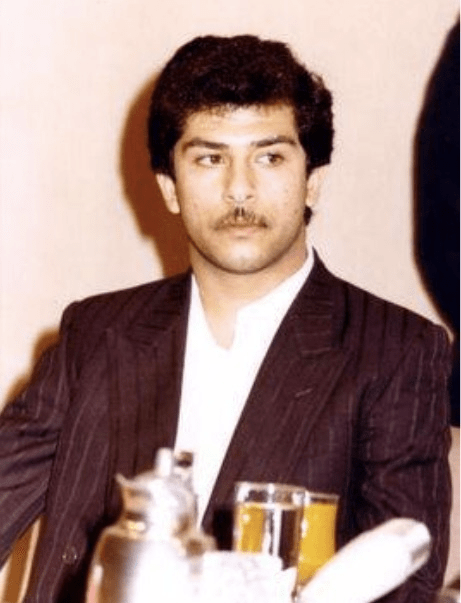 原创恶魔太子乌代玷污下属新娘萨达姆保镖都敢杀别墅里尽是美女