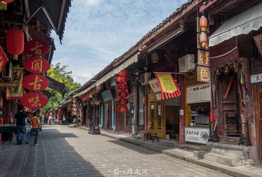 四川阆中，常住人口不到63万，却是春节发源地，还当过省会