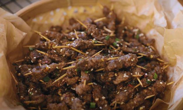 在家怎么做牛肉片干 ac7b0fdfa73e4fb29704449c1cabefb2.jpeg