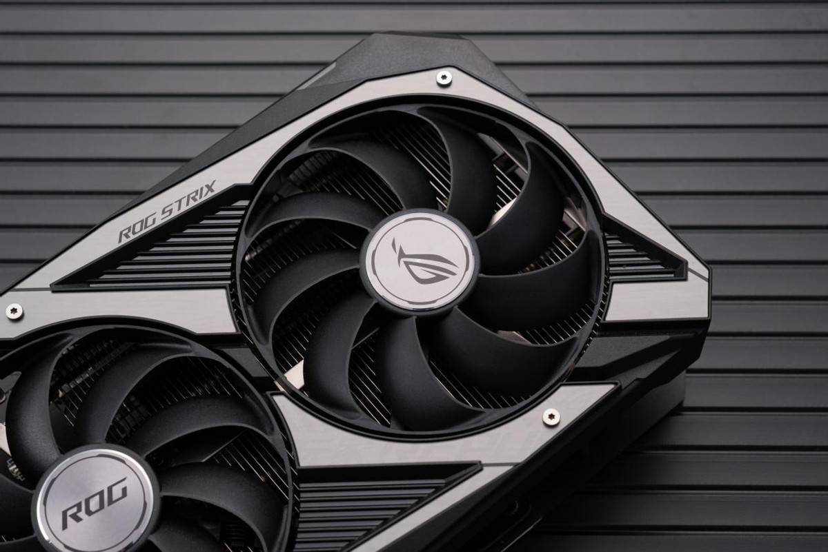 首发评测甜点显卡也奢华华硕rogstrixrtx3050o8ggaming实测