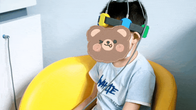 2,经颅磁治疗:经颅磁治疗通过磁刺激影响到小智大脑神经活动和代谢