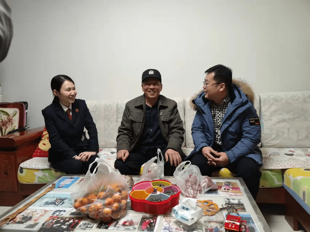 石楼县检察院开展走访慰问老干部活动