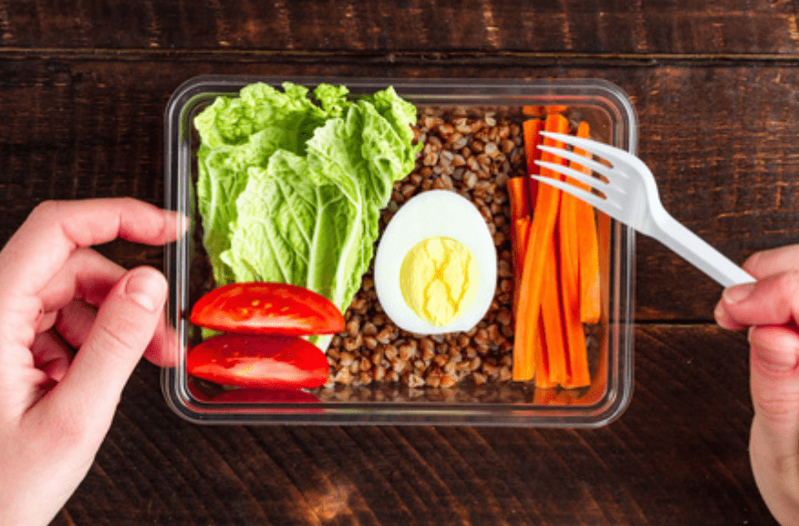 这个小信号可能提示你缺维生素d这四类人请及时补充