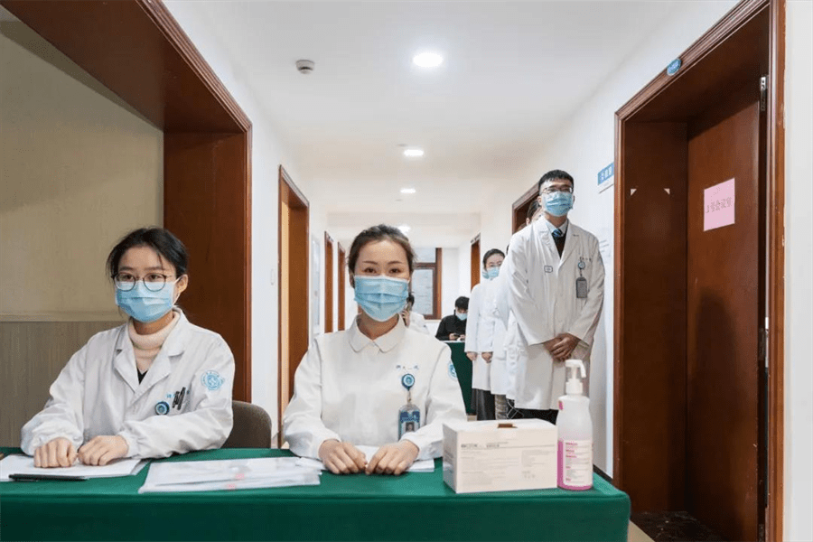 直击赛会志愿者面试现场白衣天使们来了