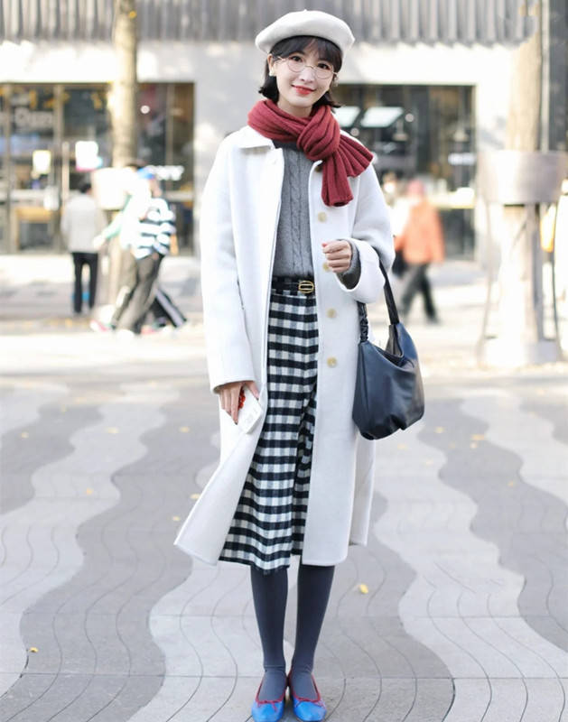 身长 杭州姑娘真会打扮，入冬后穿“半身长裙”街拍，时髦又有女人味