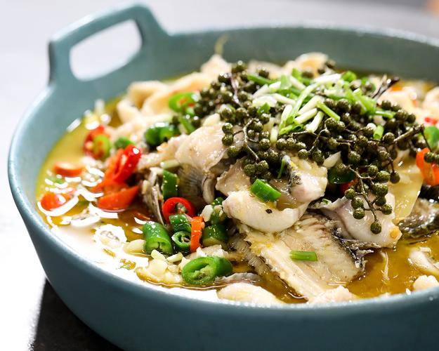 金汤藤椒鱼片,简单好做,吃起来鲜香嫩滑_金针菇_味道_时候