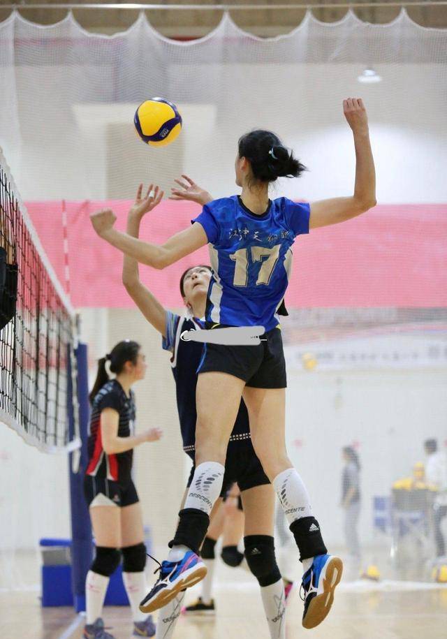 02米,这三人现在都在江苏女排一队!