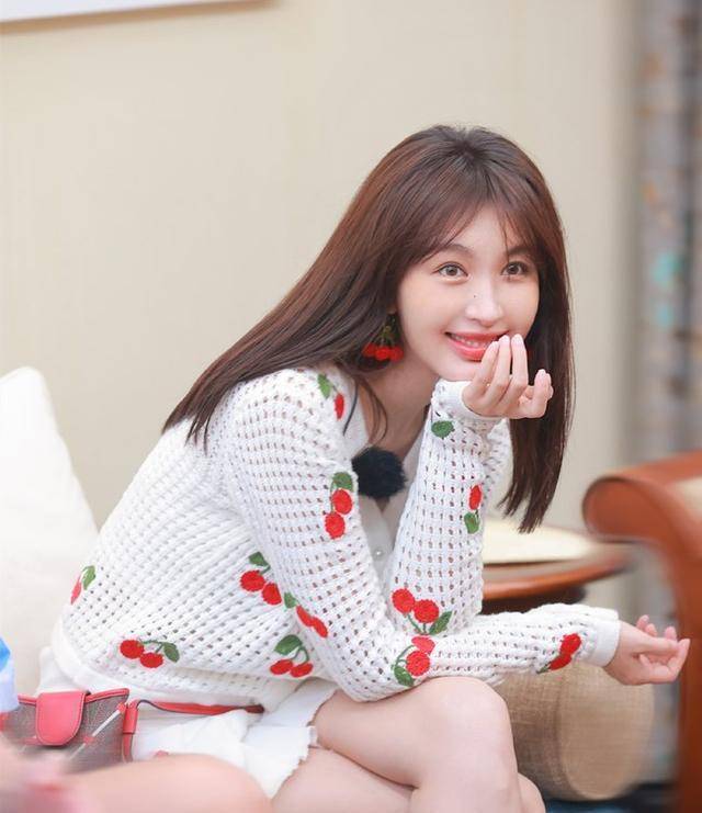 杨颖官宣离婚后李菲儿又无辜躺枪曾打算退圈为黄晓明相夫教子