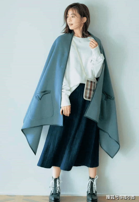 蓝色 为啥日系女神都爱穿裙子，看完这篇介绍就明白了，优雅且时髦