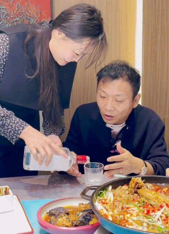 原创歌手祁隆遭遇逆徒粉丝网暴直播间罕见发怒没有我你们算个屁