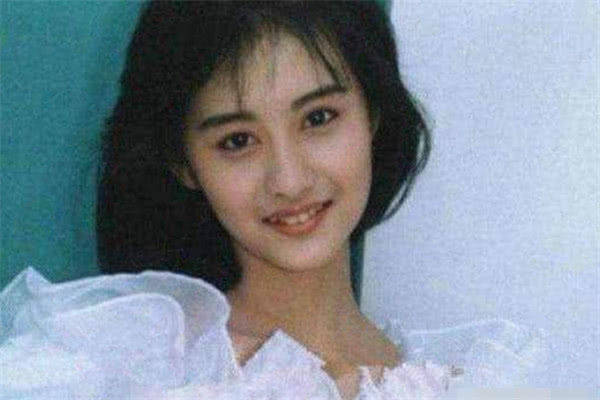 之后演出来还真的是对的巩俐身高