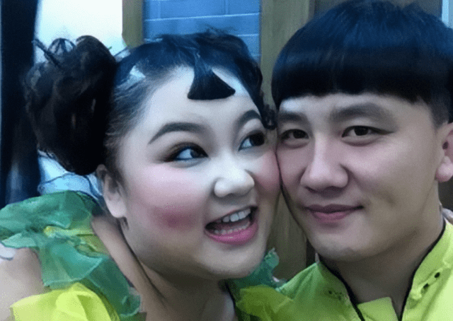 杨树林穿红色秋衣秋裤迎接新年,跳东北秧歌,力破与胖丫婚变传闻