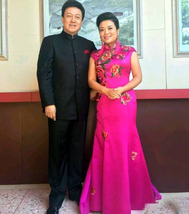 张也唱响虎年春晚:她含泪陪父亲抗癌6年,托起孤单母亲的晚年_张兴_长沙_渡船