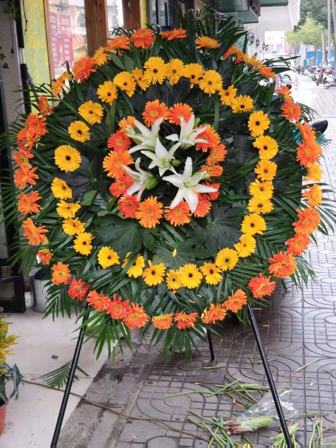 送花圈有什么讲究吗 送花圈的场合讲究 逝者 鲜花 死者