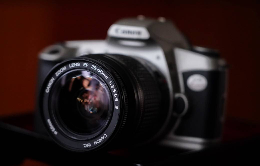 书柜翻出佳能kiss相机：想起双耳锅的故事，还有同日本和尚的交往