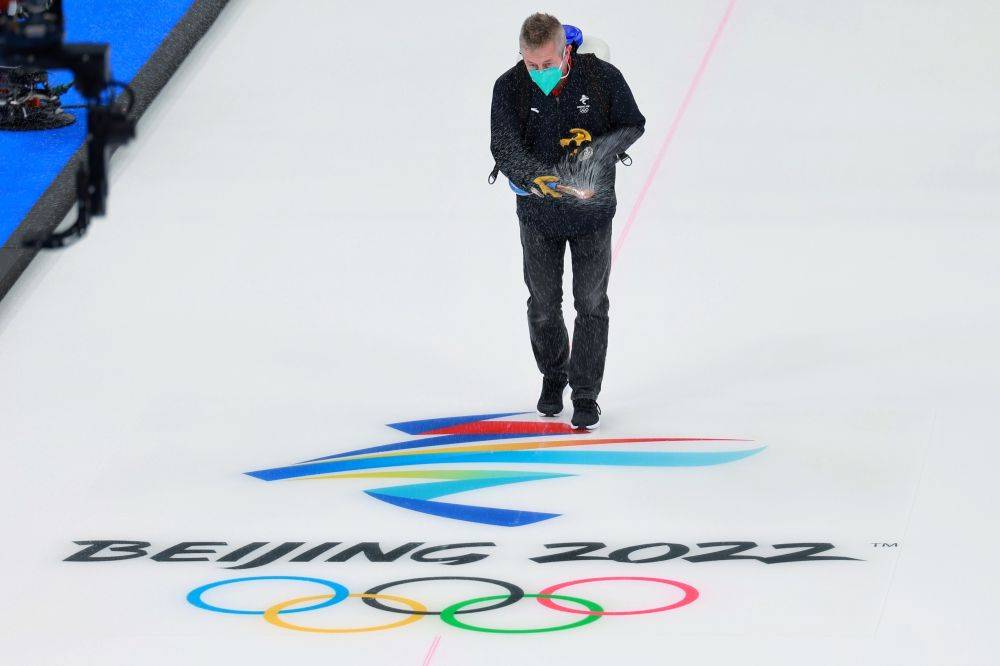 冰面|北京冬奥会 | 你不知道的冬奥事：冰壶比赛为何充满“尖叫”与“摩擦”？