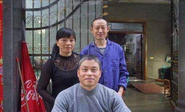 带其改嫁,3人组成新家庭,二婚老公把继子视作亲生_刘豪瑾_玉英_刘金龙