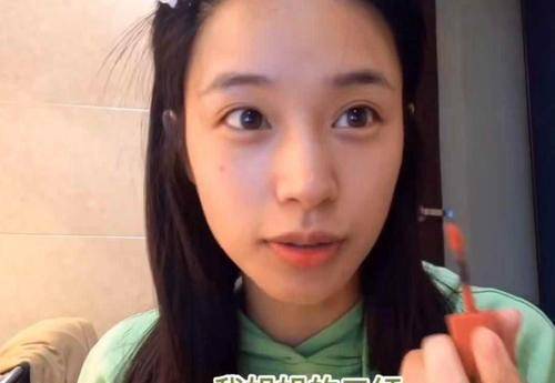 因为还记得被全网嘲绿茶的女星段小薇吗？剪掉刘海，惊艳众人