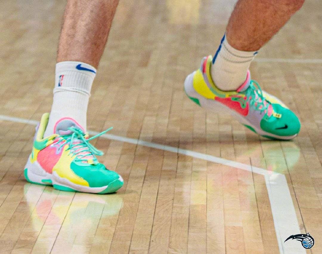 2月3日nba球鞋上脚三球一代乔治五代