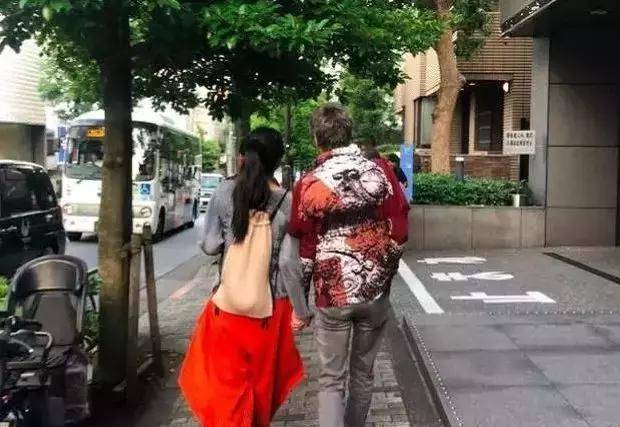 青春53岁巩俐出道32年，身材容颜依旧宛若少女，吃了什么长生不老药？